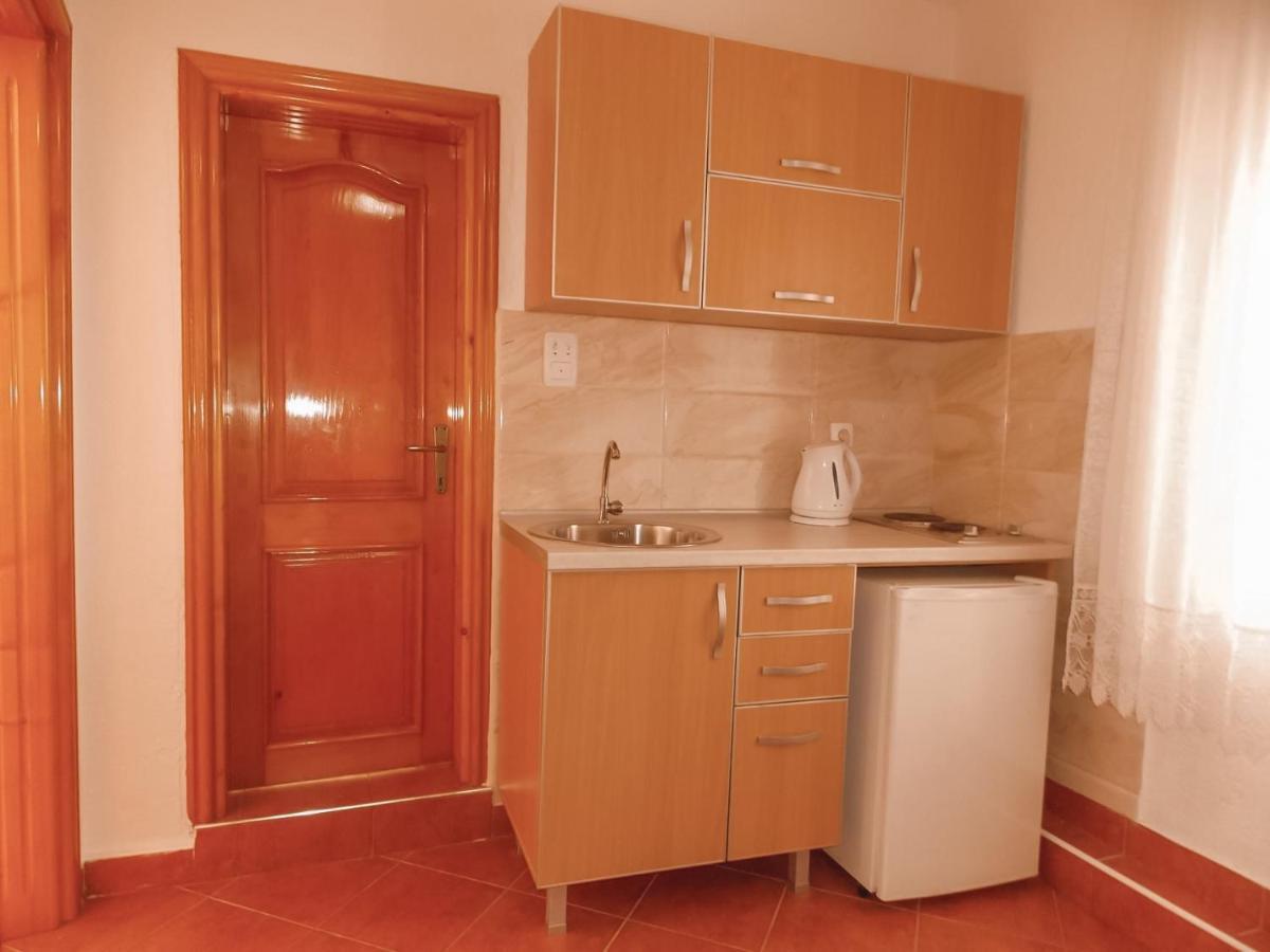 Guest House Naser Ulcinj Kültér fotó